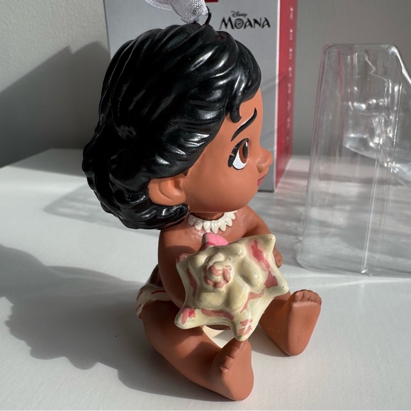Hallmark Keepsake Ornament 2023 Moana The Ocean Chose Me Porcelain Baby Moana - Picture 4 of 10